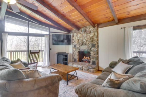 McGaheysville Vacation Rental Yard and Fire Pit! Mcgaheysville